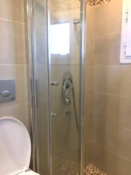 Emerald Mini Suite:Your Deluxe Studio In Kalamaria Thessaloníki